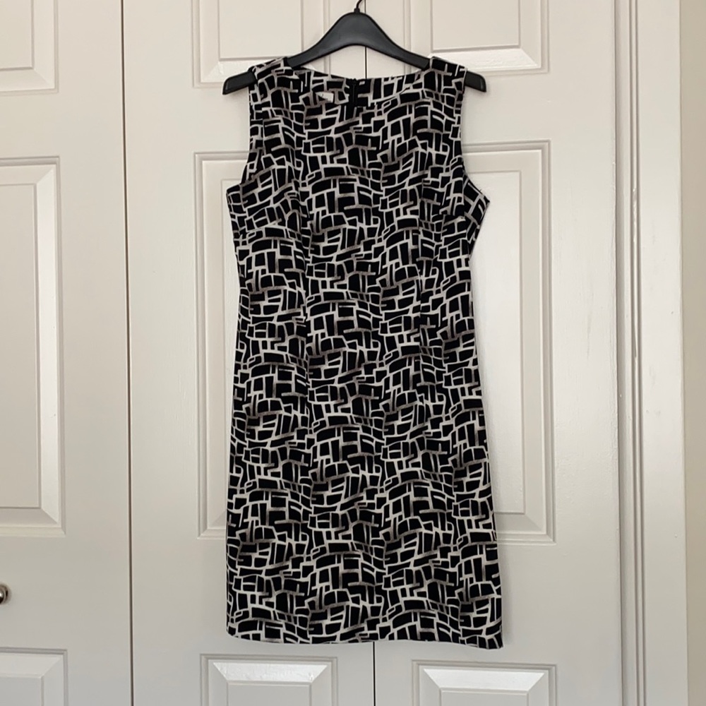 Sleeveless dress
